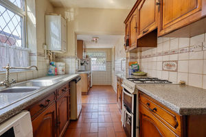 Kitchen- click for photo gallery